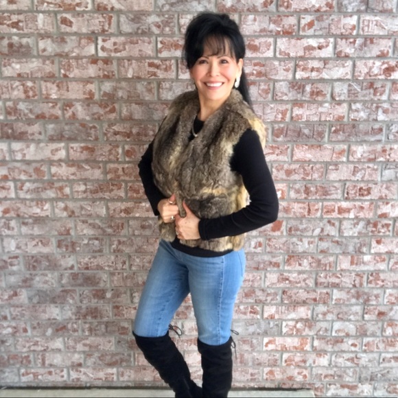 Daisy Wende Jackets & Blazers - Vintage Daisy Wende Brown Chinchilla Fur Vest S